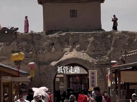 双鸟暂时离分 必有重逢之日