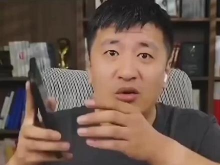 张雪峰一定很爱他女儿,
他说,再忙,女儿的电话也得接!
#张雪峰