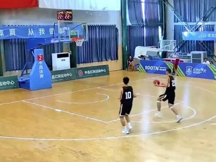 易建联接班人?姚嘉泽15岁长到2米07,实战扣坏篮筐 #姚嘉泽