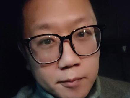 人在出生的时候只是无知,并不愚蠢。愚蠢是后来的教育造成的。
既然参与了竞争,就无需同情弱者。上桌无弱者,只有强者和更强者。
#经典语录 #懂的人自然能听懂 #话不多说明白就好 #格局思维 #耐人寻味的句子