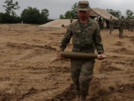 “陆战之王”,给他一电炮!#给他一电炮 #陆战之王 #官方整活 (编辑:刘坚)