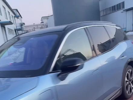 零下26摄氏度,蔚来ES8车门被冻坏,怎么才能打开它?我够机智吧?😄#蔚来 @DOU+小助手