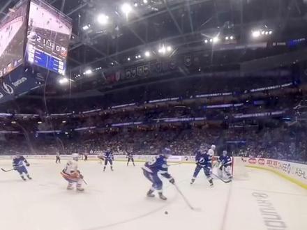 冰球赛场边的神秘小洞?! #涨知识