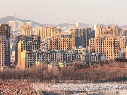 大连石灰石矿天空之湖冬季施工现场