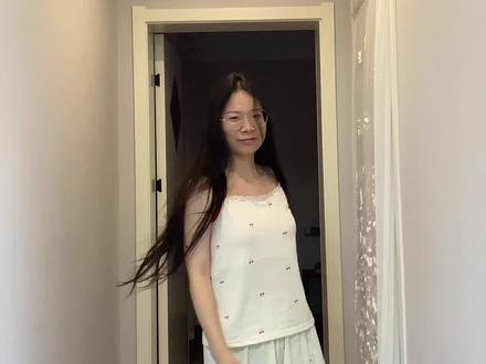 啊啊啊!刘浩存《主角》线下活动的这件连衣裙真好看哇#刘浩存#测评穿搭#服饰测评#耐思时尚女鞋#主角