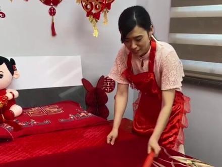 结婚当天喜婆婆系红围裙有什么讲究#备婚日常 #婚房布置 #嫁妆 #备婚好物分享 #备婚攻略 @抖音创作者中心 @抖音生活服务商家助手