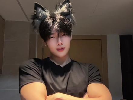 你最想把哪个男孩带回家? #变装