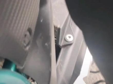 春风后减震附近异响!!!250nk,完美解决,就是这个中轴拿出来上黄油,但是经过下雨,貌似还会反弹,