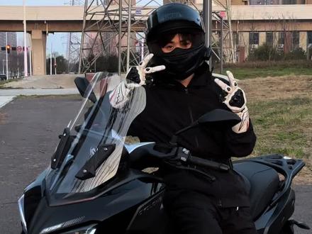 通勤还得是骑踏板爽#机车 #赛科龙RT250