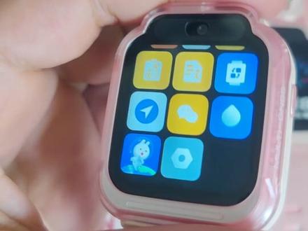 刚买的小米米兔儿童电话手表7,亲身实测使用总结:
总的来说,上手体验感觉还是不太行。
前置摄像头像素500万,实际使用感觉还是较模糊。上方侧置摄像头效果也是。
内置应用听故事无法在APP控制/关闭。
防沉迷模式也无法关闭。例如,儿童微信用着用着弹出来个:防沉迷中,还有14分钟才能使用。手表和米兔app找了一圈没找到关闭/设置入口,找了网上资料和问了客服说是关不了。这种不是应该让用户设置和决定的吗?
手表上面的塑料壳下方两侧缝隙比上方两侧缝隙明显大(不知道是否每台都这样还是买的这台特别些)。右侧表带旁边有个小坑不太明显(估计是偶然的质量瑕疵)😂
整体使用下来,还是有些失望,感觉对不上799这个价位。
#儿童电话手表 #米兔儿童电话手表 #米兔儿童手表7 #米兔儿童手表 #开箱