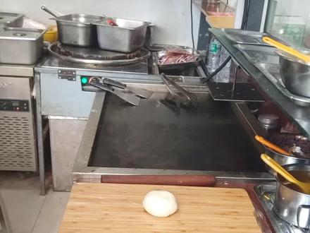 把做鸡蛋灌饼的手法分享给你们#鸡蛋灌饼免费教程