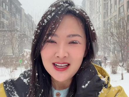 今天是元宵节,老话说“正月十五雪打灯,今年定有好收成”这一谚语应验在了我们辽宁大地上, 三月的飘雪是对冬天的告别,也是春天的重生! ……希望我的顾客这一年顺顺利利、身体康健、心想事成,把日子过得像元宵一样又圆又甜#今天是元宵节 #三月飘雪