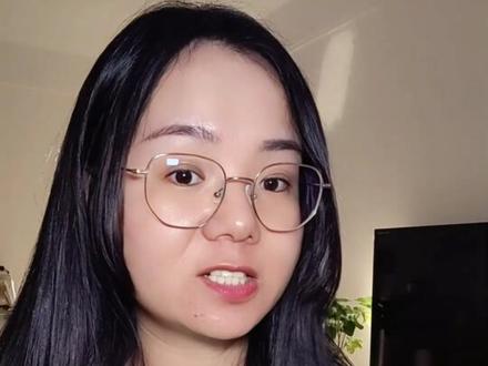 不用出镜拍摄,AI一句话做剧情带货视频 测试了一整天,这个新模式做剧情类短视频,真的牛。
我就试了一下把产品融入到故事里,没想到3分钟就生成了这种逼真的视频。
人物一致性很强,切换了七八个场景和景别,运镜都超级流畅,配音配乐也很贴合,字幕也能一次性生成。
真的不用自己出镜,非常省事~
#小云雀AI #小云雀seedance #小云雀爆款马上成片 #小云雀一句话P视频 #短视频带货