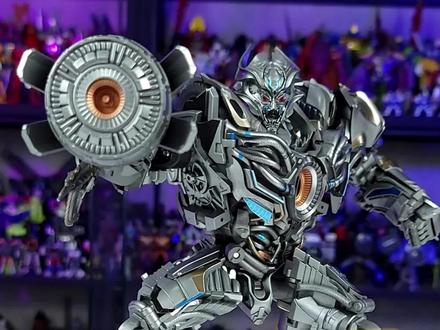 一起来见证鬼斧神工的变形设计!#变形金刚 #玩具 #模型