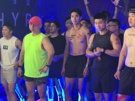 系统备赛的这个月 从140涨到接近150了,年龄组排26
#Hyrox上海 #Hyrox #跑步 #原相机 #年轻人有自己的奥运会