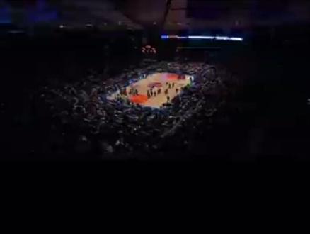 麦迪逊广场花园球馆,纽约尼克斯队安东尼出场介绍,纽约之王
#卡梅隆安东尼 #卡梅隆安东尼宣布退役 #安东尼宣布退役 #纽约尼克斯 #NBA