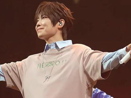 明明李荣浩都因版权不敢唱成都,为何徐良演唱会却能连唱十首别人的歌?了解内情才懂“青春三巨头”的实力不是吹的#徐良把演唱会办成年会第一人 #李荣浩 #徐良 #内容启发搜索 #影娱热点团