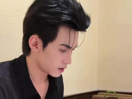 25年11年竖屏版花絮汇总第二波
9′18″:“(🐶)去你爸爸那”
#郝熠然
#云旗