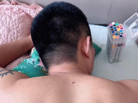 趁老公睡觉给他后背安排一只小狗🐶#简笔画#可爱到爆炸💥 #万万想不到