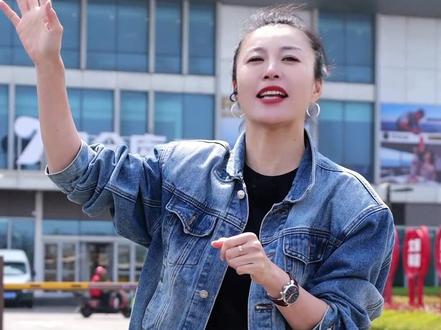 豪爽的老板在日照开了一家,三百多种品类的7号仓库海鲜自助#日照#日照美食#海鲜#海鲜自助#美食分享
