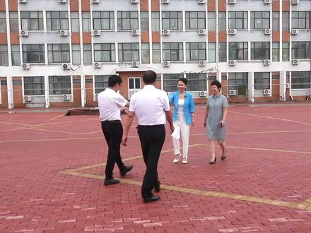雨再大不润无根之草,天再公不助自弃之人,与同学们共勉!🌷🌹🌻#正能量 #军训 #励志 #教育 #学生