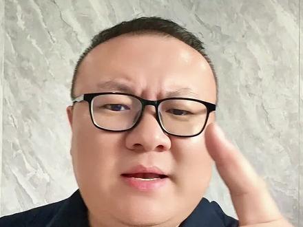 梁靖崑就是“逆转之王”,历史地位堪比刘国正! #真实生活分享计划 #梁靖崑 #伦敦世乒赛 #原野聊会 #乒乓球