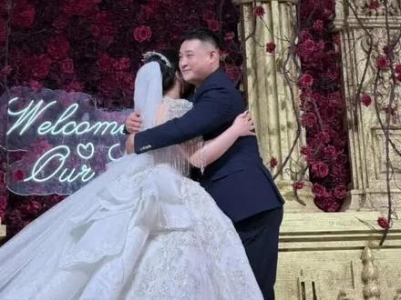 #红旗婚车队 5月26号侄女在天津滨海新区举行婚礼,婚礼车队惊现六台红旗国礼和四台红旗L5,国内首例。