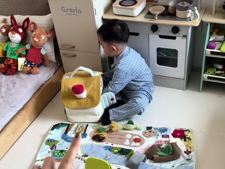 之前嫌贵没舍得买的,这波可以下手了~这个好适合当礼物#布书##六一儿童节礼物 #益智玩具#魔毯布书 #粘粘乐
