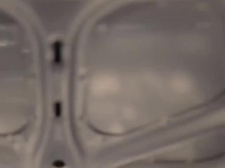 这首歌太适合做burberry失重广告BGM了。这也是我反复循环听的一首歌,奇妙的事,古典乐与流行乐的结合,用音乐描摹光芒万丈的感觉。#jvke #goldenhour