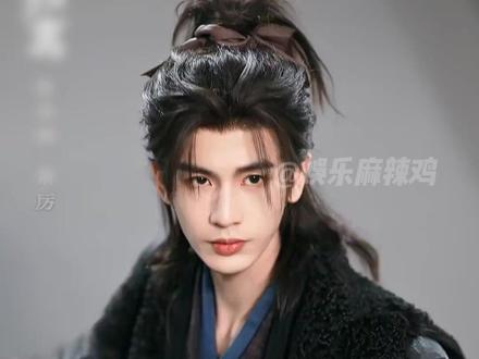 总算知道我和张凌赫的身高差了 #张凌赫 #归鸾 #张凌赫身高 #张凌赫手里的刀一米六