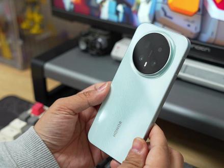 荣耀Magic8:屏幕的确护眼,但这些缺点可能一直都不会改