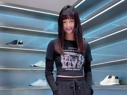 鲨鱼裤为啥不可以外穿 bcd3a8e5e5b14c4feb1365f14144d382~tplv-dy-resize-origshort-autoq-75:330.jpeg?x-expires=1984388400&x-signature=n4Bv70WUuLnPUW99WcuEYFU4gdQ%3D&from=3213915784&s=PackSourceEnum_AWEME_DETAIL&se=false&sc=cover&biz_tag=pcweb_cover&l=021669030176912fdbddc0200220176d941b616600000abed5d18