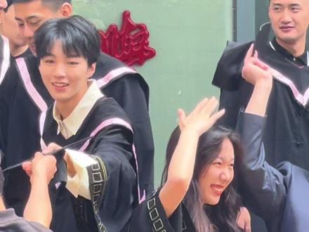 四年前的今天 我永远爱520的这一天,我最亲爱的养成系大帅哥了#王俊凯 #王俊凯让人心动的n个瞬间 #王俊凯工作室请回应