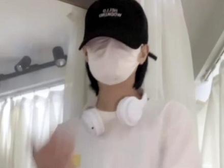 如何判断一个女生是不是拉拉#羞涩 #le #浅跳一下