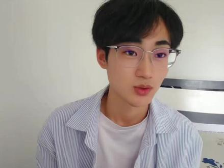 刚过本科线成功逆袭,高考擦线必看! 第一版大家反馈观感有点差,所以重新做了一版不知道怎么样。高考成绩已经定格,别太纠结了!志愿填报是目前唯一可能翻盘的机会,只要多花点心思,看似尴尬的分数,也能去比想象中更好的大学✨
(也祝大家都能考出高分,用不上这些技巧!#高考志愿 #高考志愿填报指南 #低分高报 #高考成绩 #大学生必看