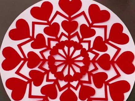 画爱心剪漂亮的窗花,简单好看,快来试试吧! #手工剪纸#窗花剪纸 #剪纸