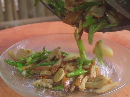 又到了拼百科,拼抵抗力的季节,小伙伴请谨慎食用野生菌#野生菌 #记录真实生活