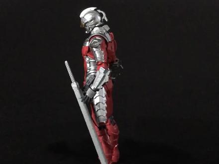 【速评御模道机动#赛文奥特曼 】虽然拼的手疼,但他站起来是真的帅