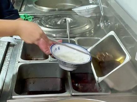 南充清晨的烟火气,全在这碗米粉里,想家了吗? #南充米粉 #家乡美食 #四川美食 #家乡的味道 #桶装米粉