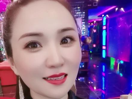 沛县来鑫KTV.为回馈新老客户,现推出优惠活动,58两个小时白天晚上都可以使用,地址华宇商贸城北爱伊宝酒店二楼