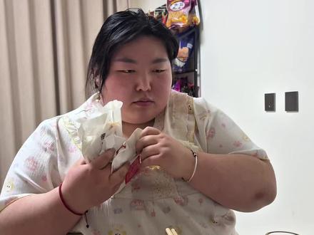 吃这么多 到底咋瘦啊@-小瑶one day- #原相机 #五一美食判官已上线