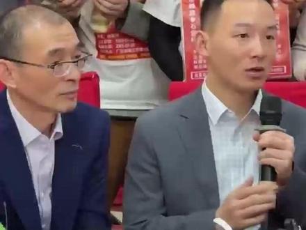 谢浩男否认养父母离世!他们身体很好 #谢浩楠