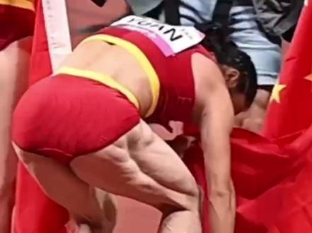 中国队女子4X100米接力亚运夺金
“金刚芭比”袁琦琦火出圈
感受这身肌肉的爆发力 #亚运现场 #杭州亚运会