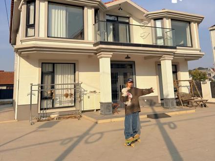 回50w上海郊区盖的自建房过年啦!tour一下
回村过年系列的第三期来啦
今天带大家云参观给父母盖的养老屋
#新农村自建房 #春节守护计划 #春节快乐的n种方式 #农村生活