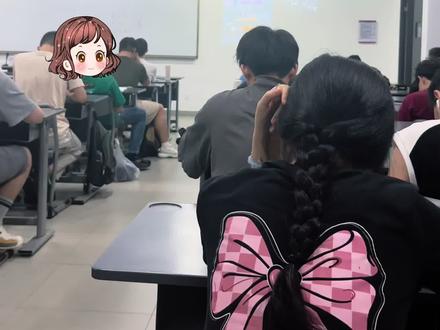 谁懂啊!老师在课堂上讲《给阿嬷的情书》
#给阿嬷的情书为啥这么火 #给阿嬷的情书 #潮汕电影 #谢南枝 #深大 @抖音小助手 @抖音作者助手 @DOU+小助手 @DOU+上热门 @电影给阿嬷的情书 @王彦桐 @李思潼tonton @王晓慧 @狗哥电影@薯条tonton@狗哥(给阿嬷的情书)