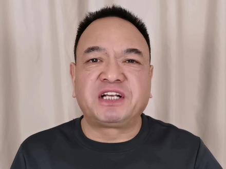 被烧了半拉的手机还能使用,真乃神机也!#赵大湿 #华为手机