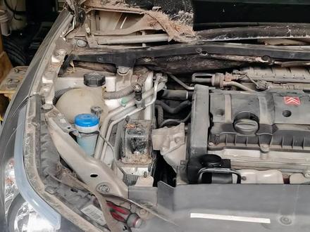 雪铁龙世嘉颠簸异响,更换避震器#雪铁龙世嘉#颠簸异响#更换避震器#修车日常