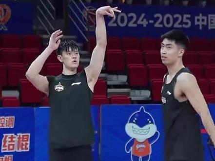 我有一个喜欢的球星#曾凡博