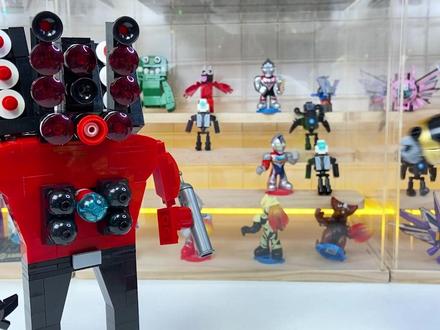 炫卡玄铁战神失踪了,玩具屋寻找身体零件,拼好后比变形金刚还帅 #变形玩具 #炫卡斗士 #JUMPGO展高文化