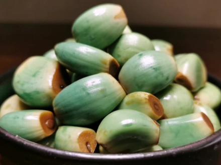 腊八蒜传统做法来了,这两样必须加,快速变绿味道正#美食趣胃计划 #腊八蒜#绿蒜 #传统美食 #河南美食